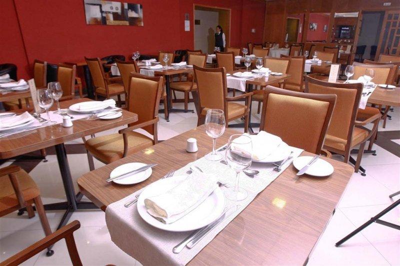 Hotel Diego De Almagro Coyhaique Zewnętrze zdjęcie